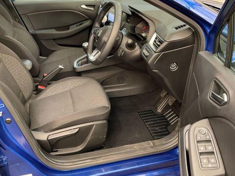 Renault Clio 1.0 TCe Iconic Edition Hatchback 5dr Petrol Manual Euro 6 (s/s) (90 ps) Sat 9