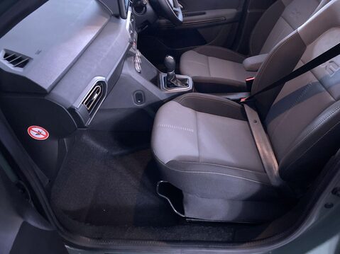 Dacia Jogger 1.6 Hybrid EXTREME MPV 5dr Petrol Hybrid Auto Euro 6 (s/s) (140 ps) Sat Nav 17