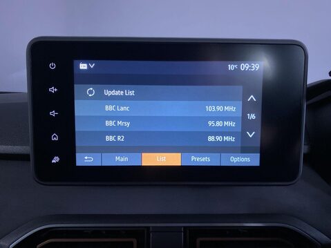 Dacia Jogger 1.6 Hybrid EXTREME MPV 5dr Petrol Hybrid Auto Euro 6 (s/s) (140 ps) Sat Nav 30