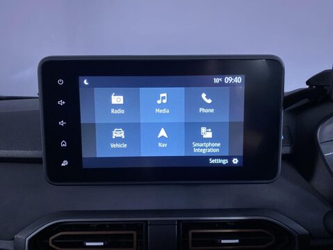 Dacia Jogger 1.6 Hybrid EXTREME MPV 5dr Petrol Hybrid Auto Euro 6 (s/s) (140 ps) Sat Nav 32