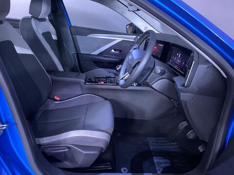 Vauxhall Astra 1.2 Turbo Design Hatchback 5dr Petrol Manual Euro 6 (s/s) (130 ps) Cruise - 15