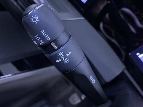 Vauxhall Astra 1.2 Turbo Design Hatchback 5dr Petrol Manual Euro 6 (s/s) (130 ps) Cruise - 23