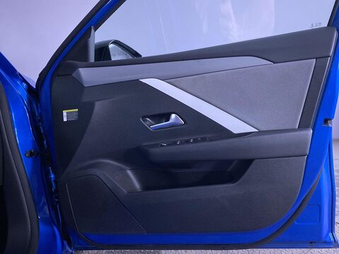 Vauxhall Astra 1.2 Turbo Design Hatchback 5dr Petrol Manual Euro 6 (s/s) (130 ps) Cruise - 27