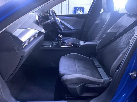 Vauxhall Astra 1.2 Turbo Design Hatchback 5dr Petrol Manual Euro 6 (s/s) (130 ps) Cruise - 17