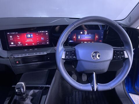 Vauxhall Astra 1.2 Turbo Design Hatchback 5dr Petrol Manual Euro 6 (s/s) (130 ps) Cruise - 16