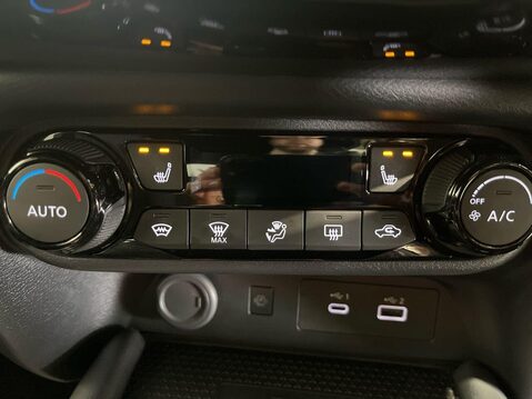 Nissan Juke 1.0 DIG-T Tekna SUV 5dr Petrol DCT Auto Euro 6 (s/s) (114 ps) 23