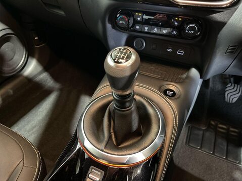 Nissan Juke 1.0 DIG-T Tekna SUV 5dr Petrol Manual Euro 6 (s/s) (114 ps) 19