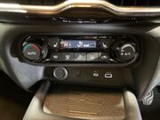 Nissan Juke 1.0 DIG-T Tekna SUV 5dr Petrol Manual Euro 6 (s/s) (114 ps) 28