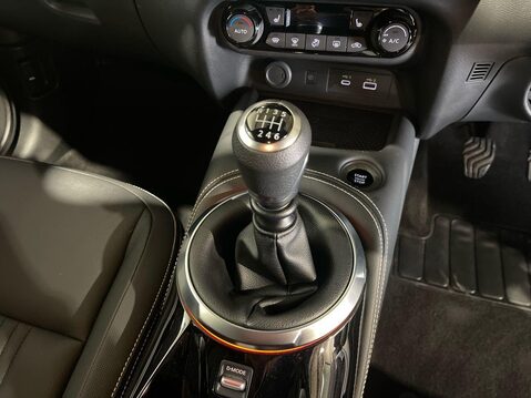 Nissan Juke 1.0 DIG-T Tekna SUV 5dr Petrol Manual Euro 6 (s/s) (114 ps) 19