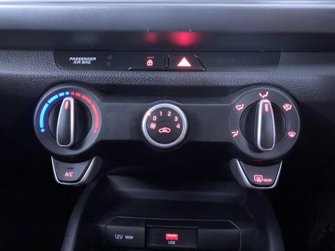 Kia Rio 1.2 1 Hatchback 5dr Petrol Manual Euro 6 (s/s) (83 bhp) Air Con - Alloys Wh 31