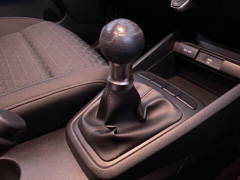 Kia Rio 1.2 1 Hatchback 5dr Petrol Manual Euro 6 (s/s) (83 bhp) Air Con - Alloys Wh 21