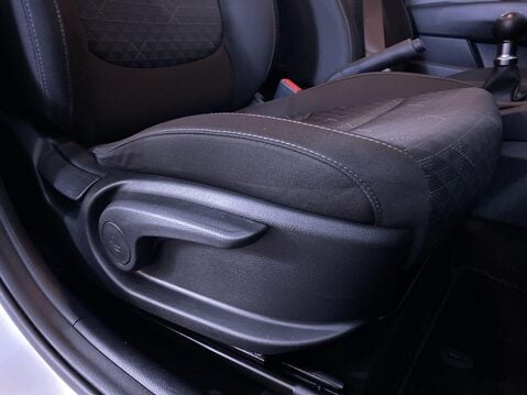 Kia Rio 1.2 1 Hatchback 5dr Petrol Manual Euro 6 (s/s) (83 bhp) Air Con - Alloys Wh 26