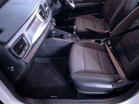 Kia Rio 1.2 1 Hatchback 5dr Petrol Manual Euro 6 (s/s) (83 bhp) Air Con - Alloys Wh 17