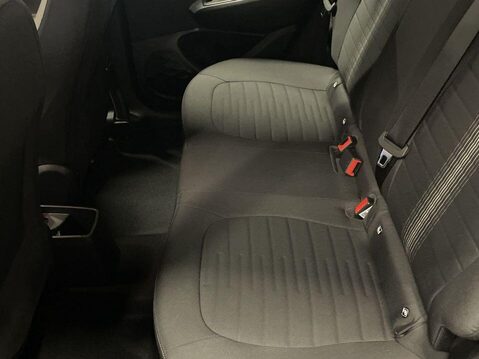 Hyundai i10 1.0 SE Connect Hatchback 5dr Petrol Auto Euro 6 (s/s) (67 ps) Cruise Contr 18