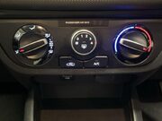 Hyundai i10 1.0 SE Connect Hatchback 5dr Petrol Auto Euro 6 (s/s) (67 ps) Cruise Contr 26