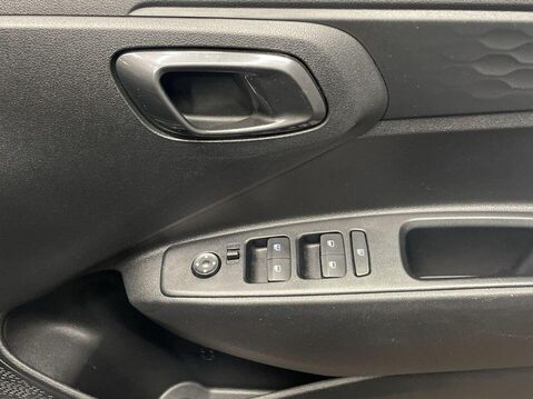 Hyundai i10 1.0 SE Connect Hatchback 5dr Petrol Auto Euro 6 (s/s) (67 ps) Cruise Contr 23