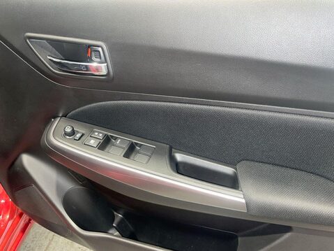 Suzuki Swift 1.2 Dualjet MHEV SZ5 Hatchback 5dr Petrol Hybrid CVT Euro 6 (s/s) (83 ps) O 7