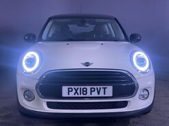 Mini Hatch 1.5 Cooper Hatchback 3dr Petrol Steptronic Euro 6 (s/s) (136 ps) Air Con -