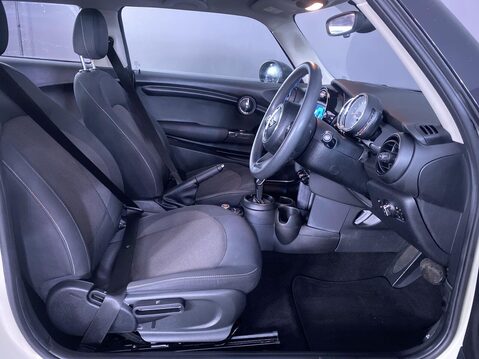 Mini Hatch 1.5 Cooper Hatchback 3dr Petrol Steptronic Euro 6 (s/s) (136 ps) Air Con - 15
