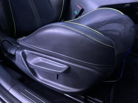 Kia EV6 77.4kWh GT Hatchback 5dr Electric Auto AWD (576 bhp) Sensors - 1 Owner - Sa 26