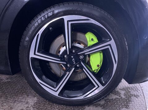 Kia EV6 77.4kWh GT Hatchback 5dr Electric Auto AWD (576 bhp) Sensors - 1 Owner - Sa 12