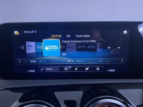 Mercedes-Benz A Class 1.3 A200 AMG Line Night Edition (Premium Plus) Hatchback 5dr Petrol 7G-DCT 30