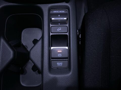 Honda HR-V 1.5 h i-MMD Elegance SUV 5dr Petrol Hybrid CVT Euro 6 (s/s) (131 ps) Sat Na 29