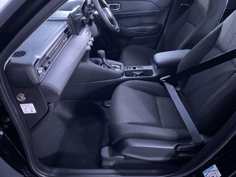 Honda HR-V 1.5 h i-MMD Elegance SUV 5dr Petrol Hybrid CVT Euro 6 (s/s) (131 ps) Sat Na 17