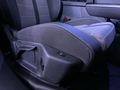 Vauxhall Grandland 1.2 MHEV GS SUV 5dr Petrol Hybrid e-DCT Euro 6 (s/s) (136 ps) Half Leather 26