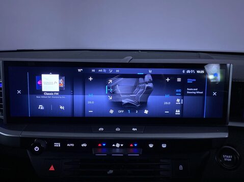 Vauxhall Grandland 1.2 MHEV GS SUV 5dr Petrol Hybrid e-DCT Euro 6 (s/s) (136 ps) Half Leather 31