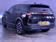 Vauxhall Grandland 1.2 MHEV GS SUV 5dr Petrol Hybrid e-DCT Euro 6 (s/s) (136 ps) Half Leather 6