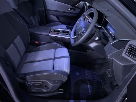 Vauxhall Grandland 1.2 MHEV GS SUV 5dr Petrol Hybrid e-DCT Euro 6 (s/s) (136 ps) Half Leather 15