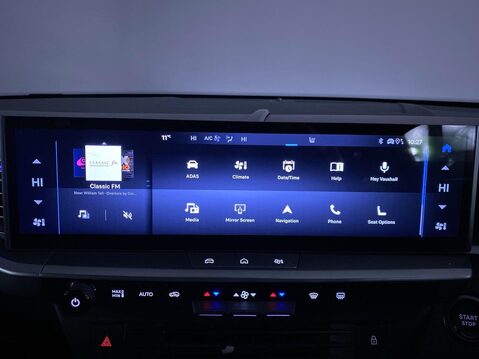 Vauxhall Grandland 1.2 MHEV GS SUV 5dr Petrol Hybrid e-DCT Euro 6 (s/s) (136 ps) Half Leather 33