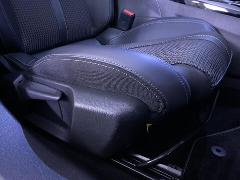 Peugeot 2008 1.2 PureTech GT SUV 5dr Petrol Manual Euro 6 (s/s) (130 ps) Sat Nav - Cruis 26