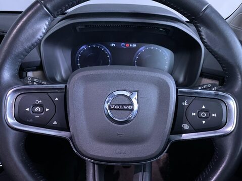 Volvo XC40 1.5 T3 Inscription SUV 5dr Petrol Manual Euro 6 (s/s) (163 ps) Leather - Cr 22