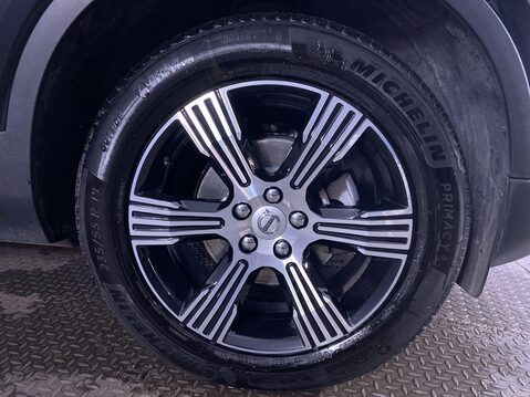 Volvo XC40 1.5 T3 Inscription SUV 5dr Petrol Manual Euro 6 (s/s) (163 ps) Leather - Cr 12