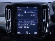 Volvo XC40 1.5 T3 Inscription SUV 5dr Petrol Manual Euro 6 (s/s) (163 ps) Leather - Cr 25