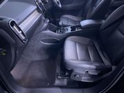 Volvo XC40 1.5 T3 Inscription SUV 5dr Petrol Manual Euro 6 (s/s) (163 ps) Leather - Cr 17