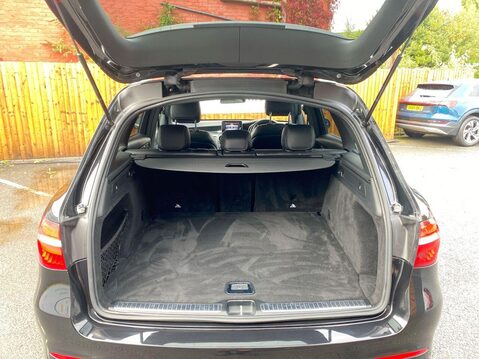 Mercedes-Benz GLC 2.1 GLC250d AMG Line (Premium) SUV 5dr Diesel G-Tronic 4MATIC Euro 6 (s/s) 5