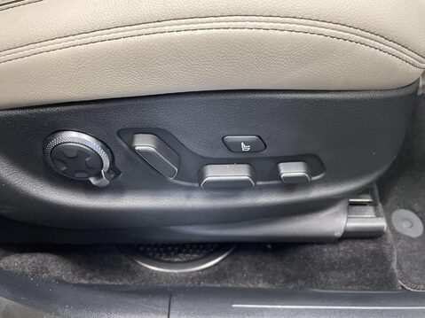 Genesis GV70 2.5T Luxury SUV 5dr Petrol Auto 4WD Euro 6 (s/s) (304 ps) 25