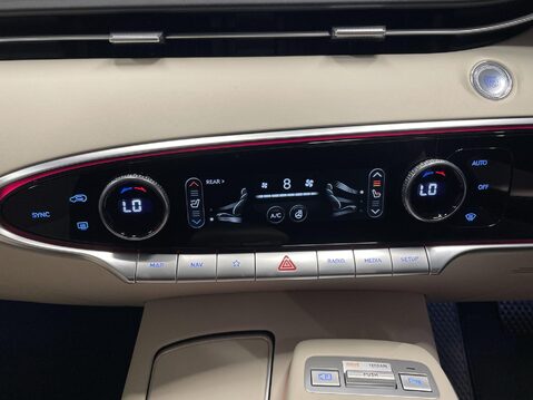 Genesis GV70 2.5T Luxury SUV 5dr Petrol Auto 4WD Euro 6 (s/s) (304 ps) 29