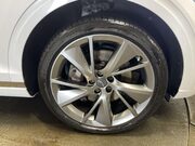 Genesis GV70 2.5T Luxury SUV 5dr Petrol Auto 4WD Euro 6 (s/s) (304 ps) 12