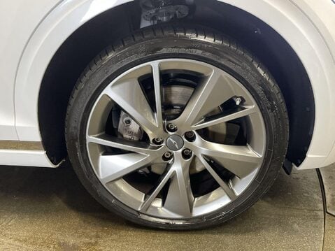 Genesis GV70 2.5T Luxury SUV 5dr Petrol Auto 4WD Euro 6 (s/s) (304 ps) 12