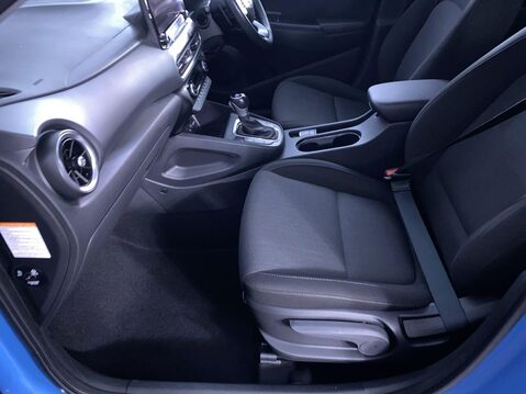 Hyundai KONA 1.6 h-GDi Premium SUV 5dr Petrol Hybrid DCT Euro 6 (s/s) (141 ps) Bluetooth 17