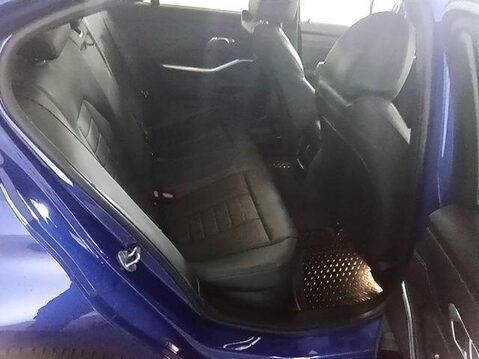 BMW 3 Series 2.0 330e 12kWh M Sport Saloon 4dr Petrol Plug-in Hybrid Auto Euro 6 (s/s) ( 13