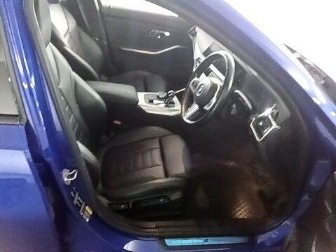 BMW 3 Series 2.0 330e 12kWh M Sport Saloon 4dr Petrol Plug-in Hybrid Auto Euro 6 (s/s) ( 12