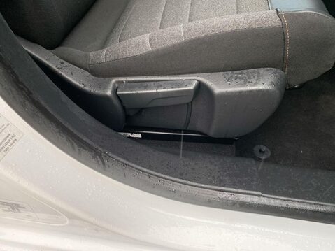 Citroen C3 1.2 PureTech Shine Plus Hatchback 5dr Petrol Manual Euro 6 (s/s) (83 ps) C 17