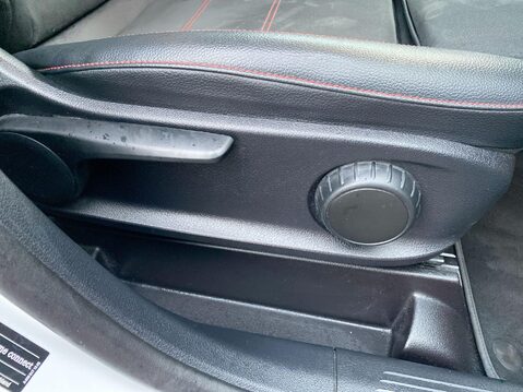 Mercedes-Benz GLB 1.3 GLB200 AMG Line (Premium 2) SUV 5dr Petrol 7G-DCT Euro 6 (s/s) (163 ps) 16