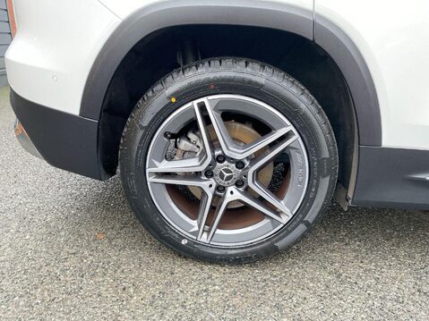 Mercedes-Benz GLB 1.3 GLB200 AMG Line (Premium 2) SUV 5dr Petrol 7G-DCT Euro 6 (s/s) (163 ps) 3