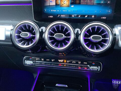 Mercedes-Benz GLB 1.3 GLB200 AMG Line (Premium 2) SUV 5dr Petrol 7G-DCT Euro 6 (s/s) (163 ps) 20